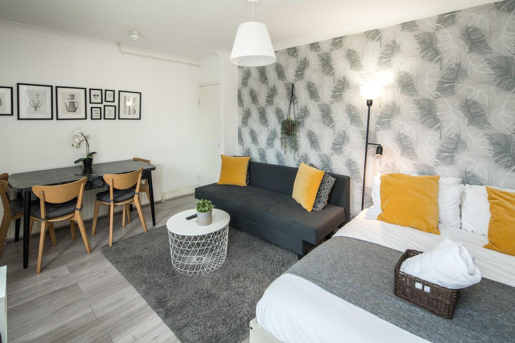 Private Double Room Shared Bathroom Near City Centre Лондон Экстерьер фото