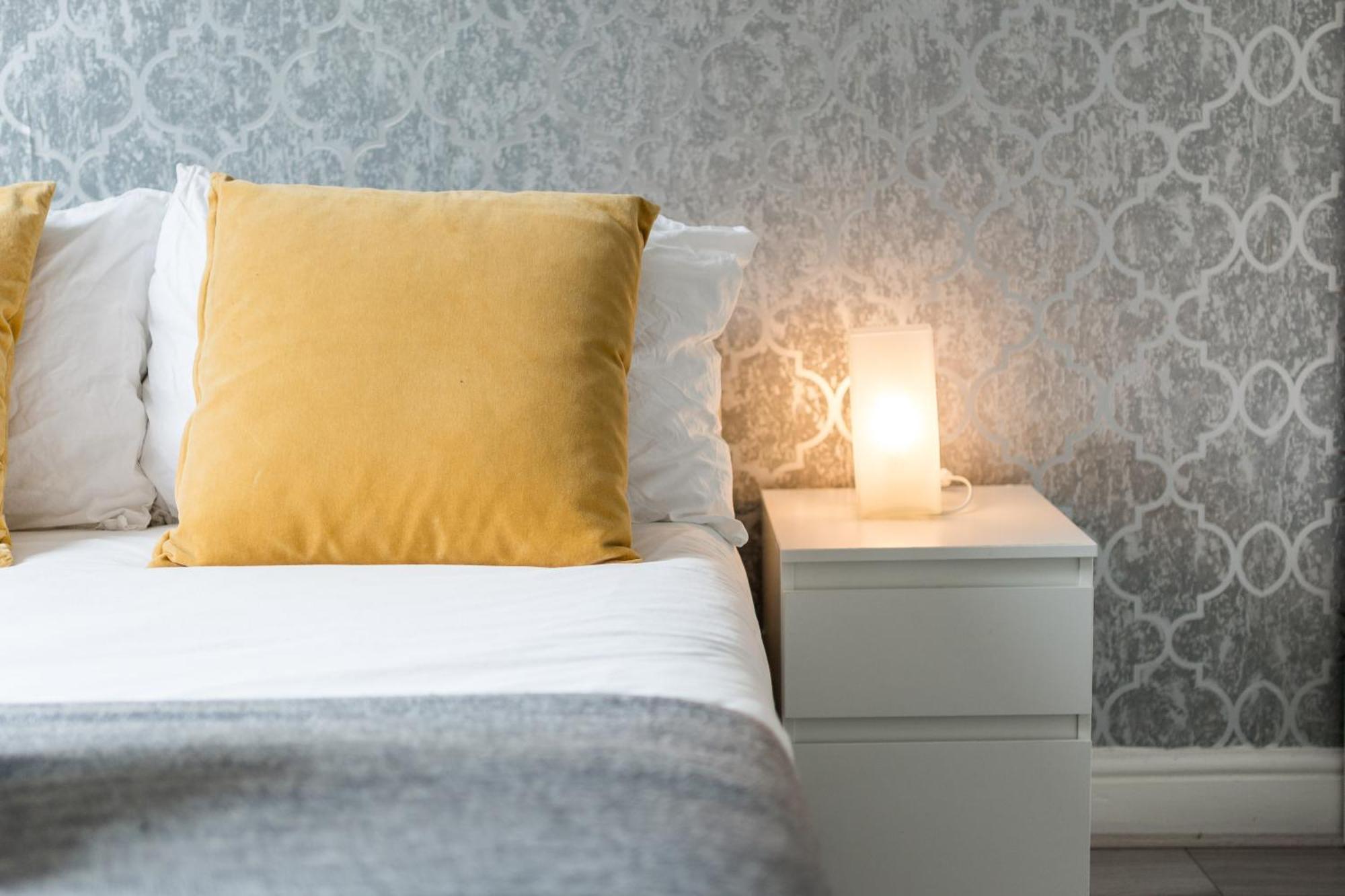 Private Double Room Shared Bathroom Near City Centre Лондон Экстерьер фото